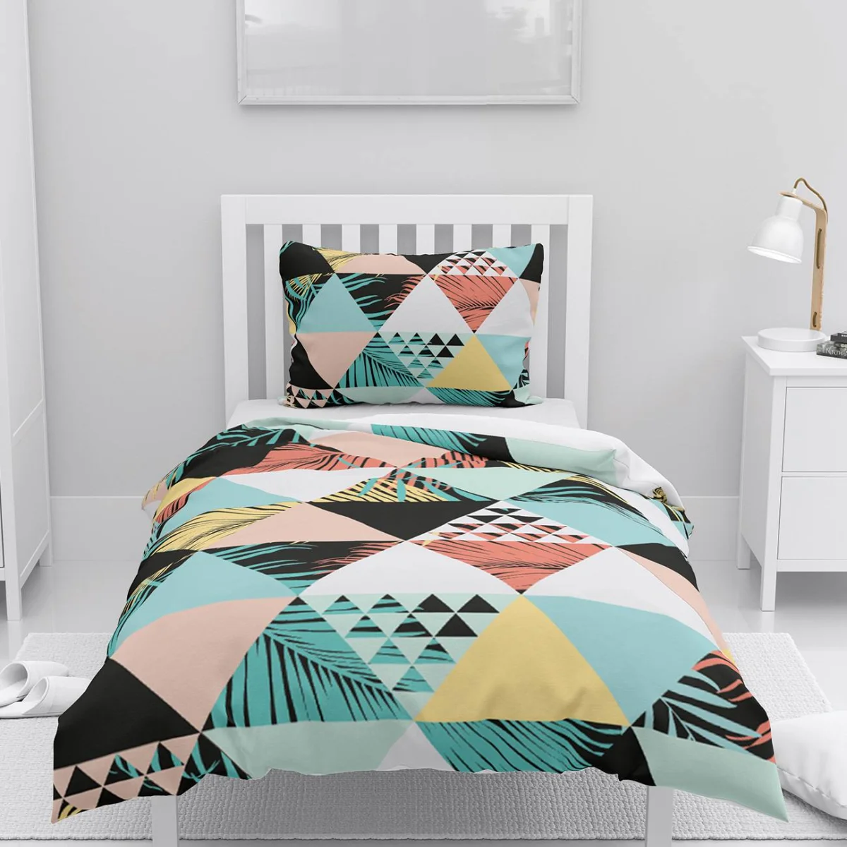 Tropikal geometrik Nevresim Takımı | Çok renkli Üçgenler ve tropikal yapraklar Desenli