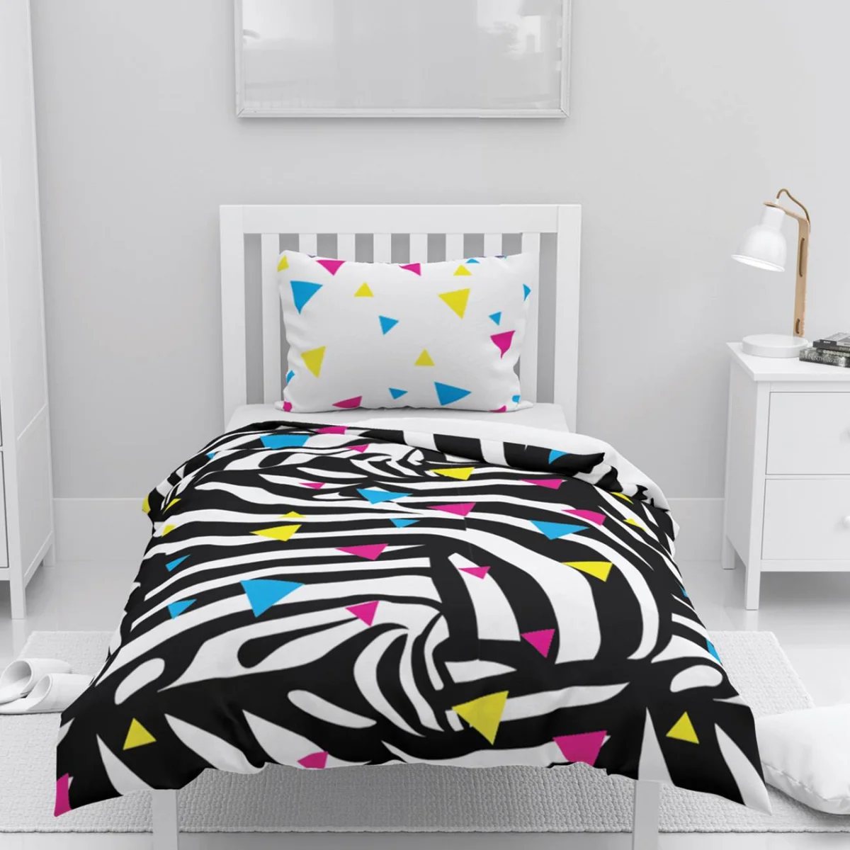 Zebra Nevresim Takımı | Siyah Beyaz rengarenk üçgenler Desenli