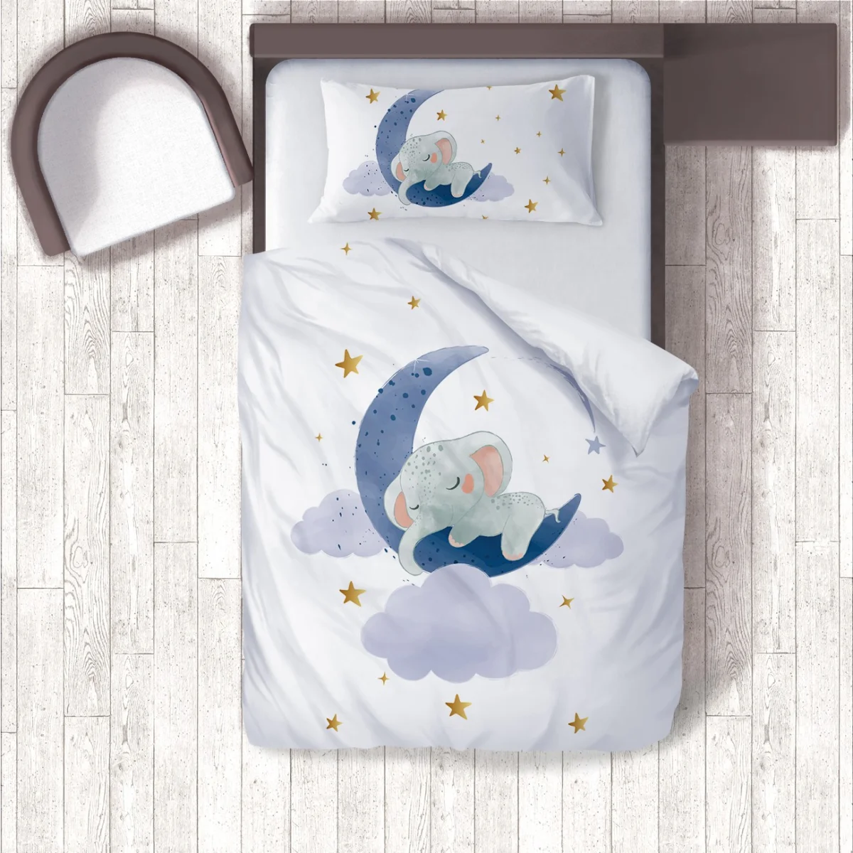 Uyuyan Fil ve Ay Nevresim Takımı | Beyaz yıldızlar, bulutlar Desenli