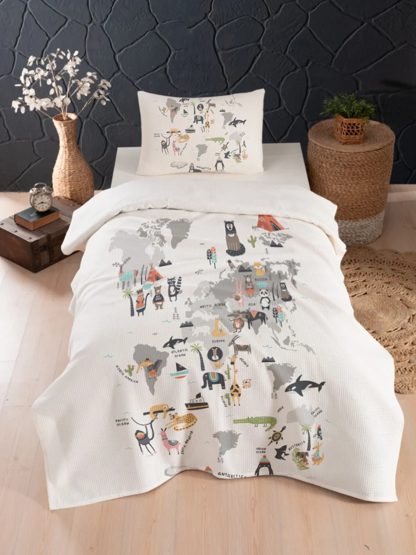 Dünya Haritası ve Hayvanlar Pike Örtü | Beyaz kıtalar, okyanuslar Desenli