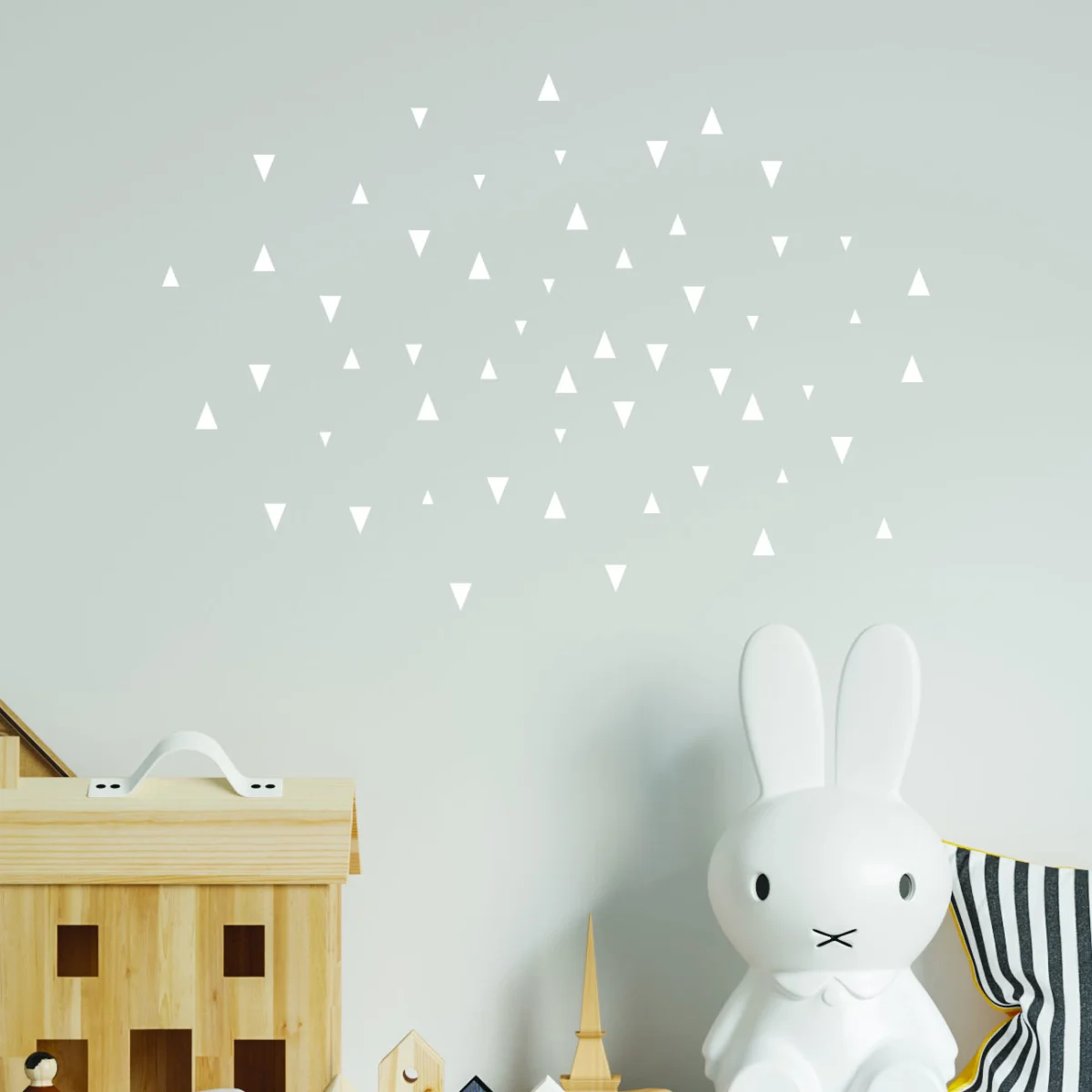 Üçgenler Duvar Sticker | Açık Gri Dağınık beyaz üçgenler Desenli