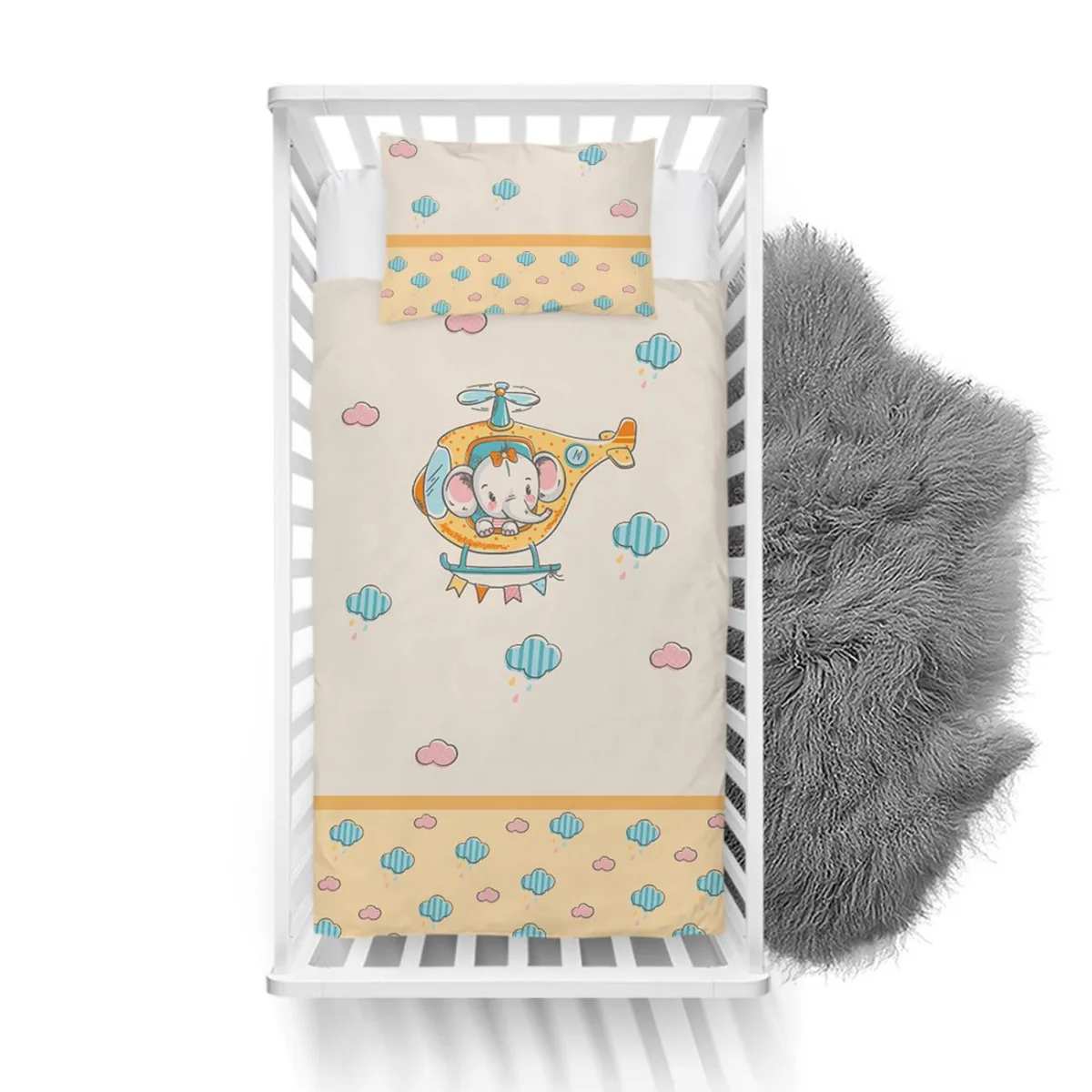 Uçan Fil Yatak Örtüsü ve Pike | Bej bulut, yağmur damlası Desenli