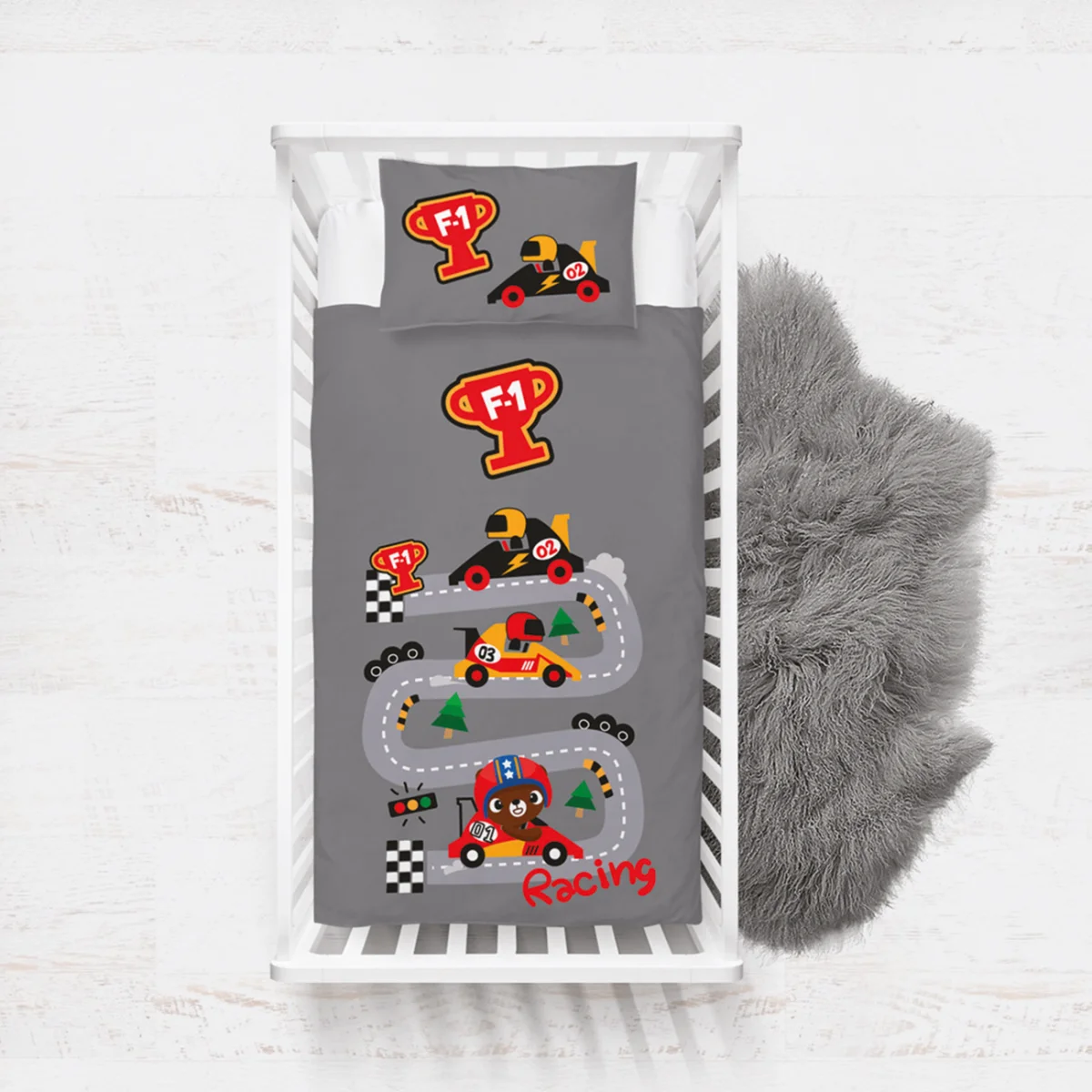 Go-kart yarışı Yatak Örtüsü ve Pike | Gri Yarış pisti, ağaçlar Desenli