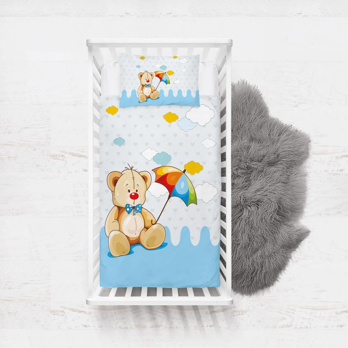 Ayıcık Yatak Örtüsü ve Pike | Açık mavi Kalpler, bulutlar Desenli