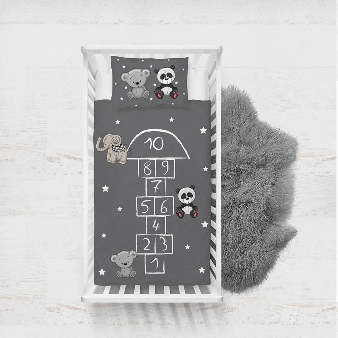 Sevimli Hayvanlar Yatak Örtüsü ve Pike | Gri yıldız, seksek oyunu Desenli