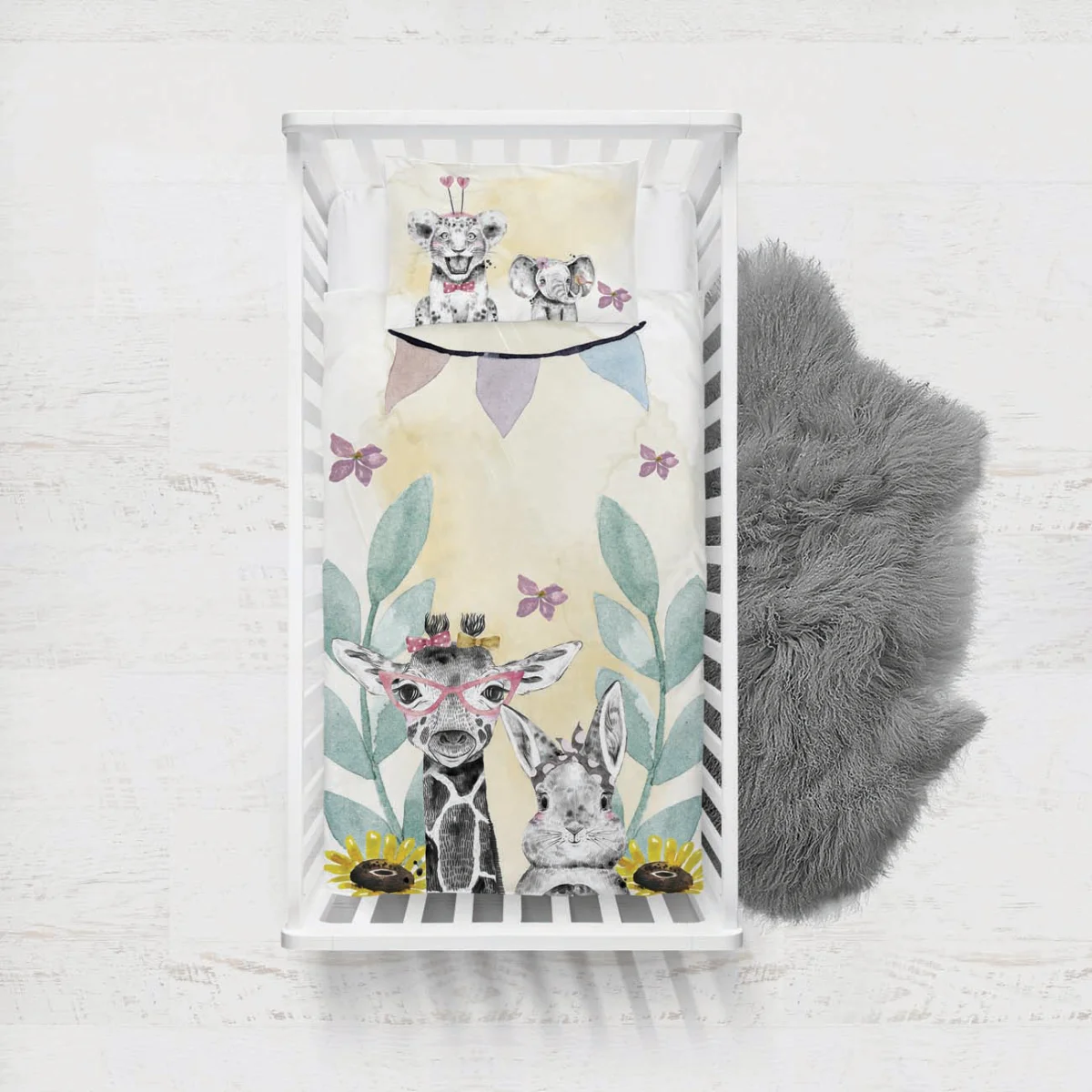 Orman Hayvanları Yatak Örtüsü ve Pike | Bej Pembe çiçekler, yeşil yapraklar Desenli