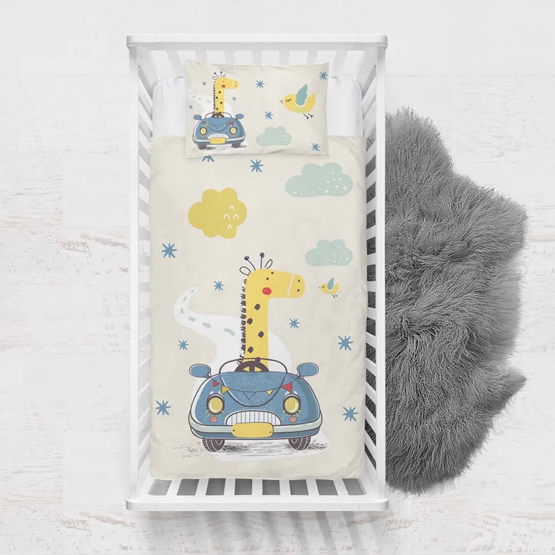 Zürafa ve araba Yatak Örtüsü ve Pike | Krem yıldızlar, bulutlar Desenli