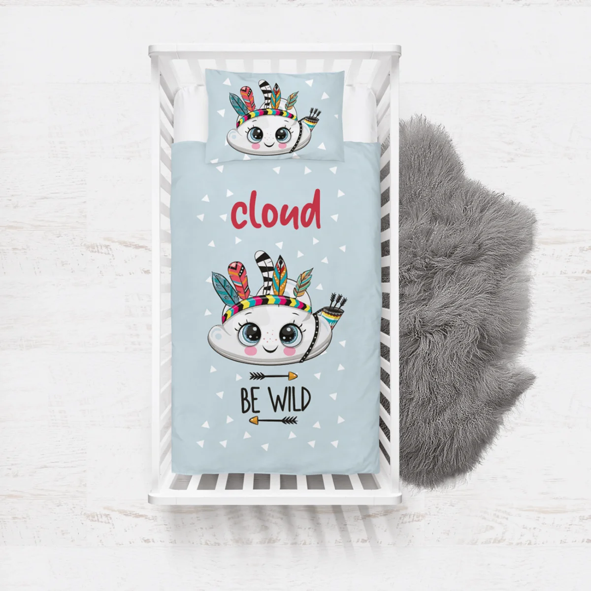 Boho Bulut Yatak Örtüsü ve Pike | Açık Mavi küçük üçgenler, oklar Desenli