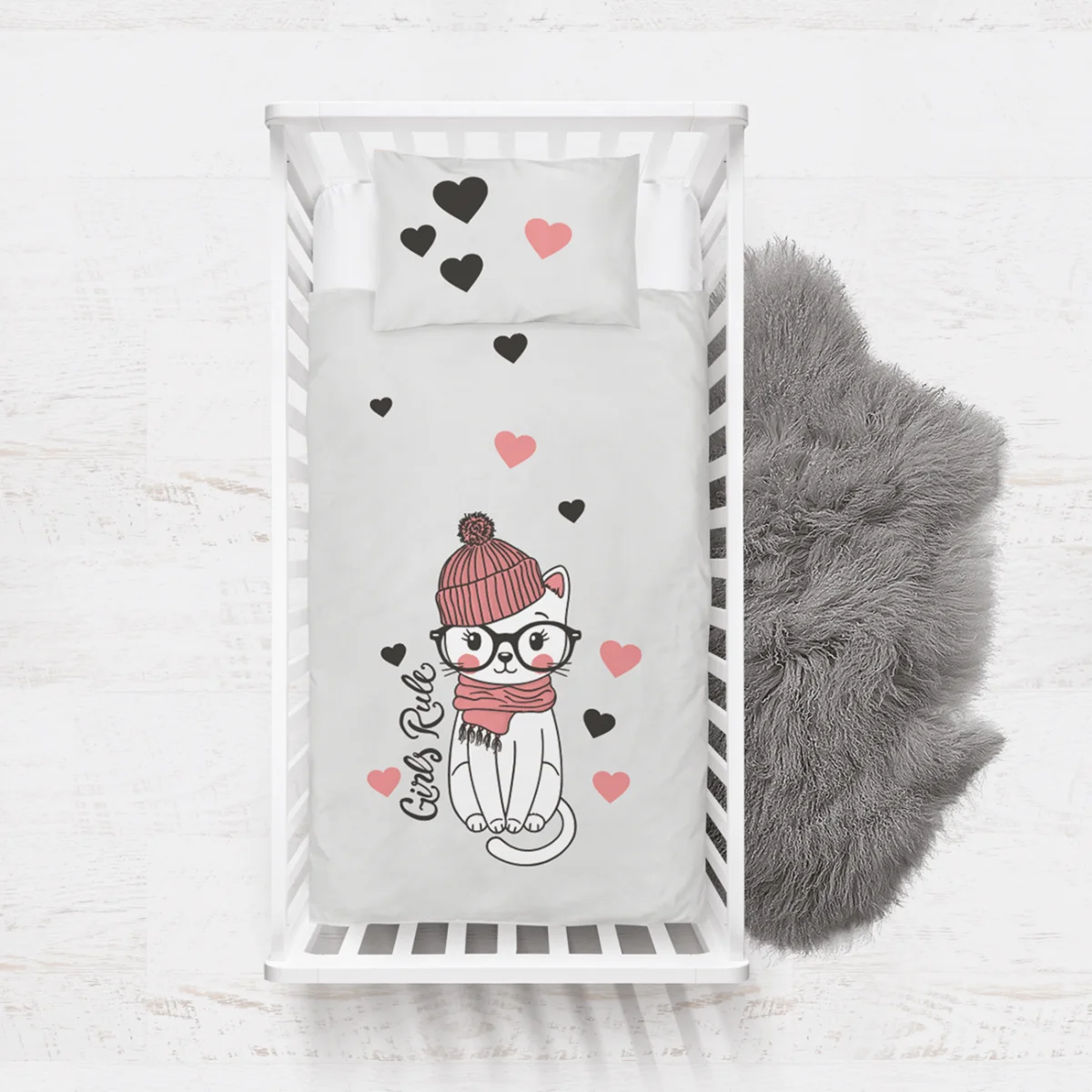 Kedi Yatak Örtüsü ve Pike | Beyaz Kalpler, Girls Rule yazısı Desenli