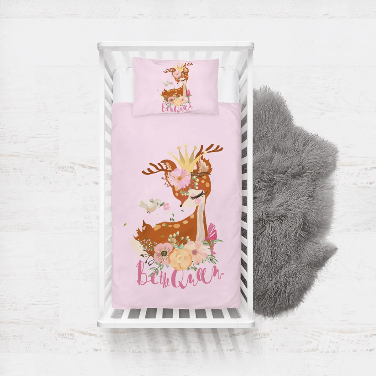 Taçlı Geyik Yatak Örtüsü ve Pike | Pembe Taç, çiçekler Desenli