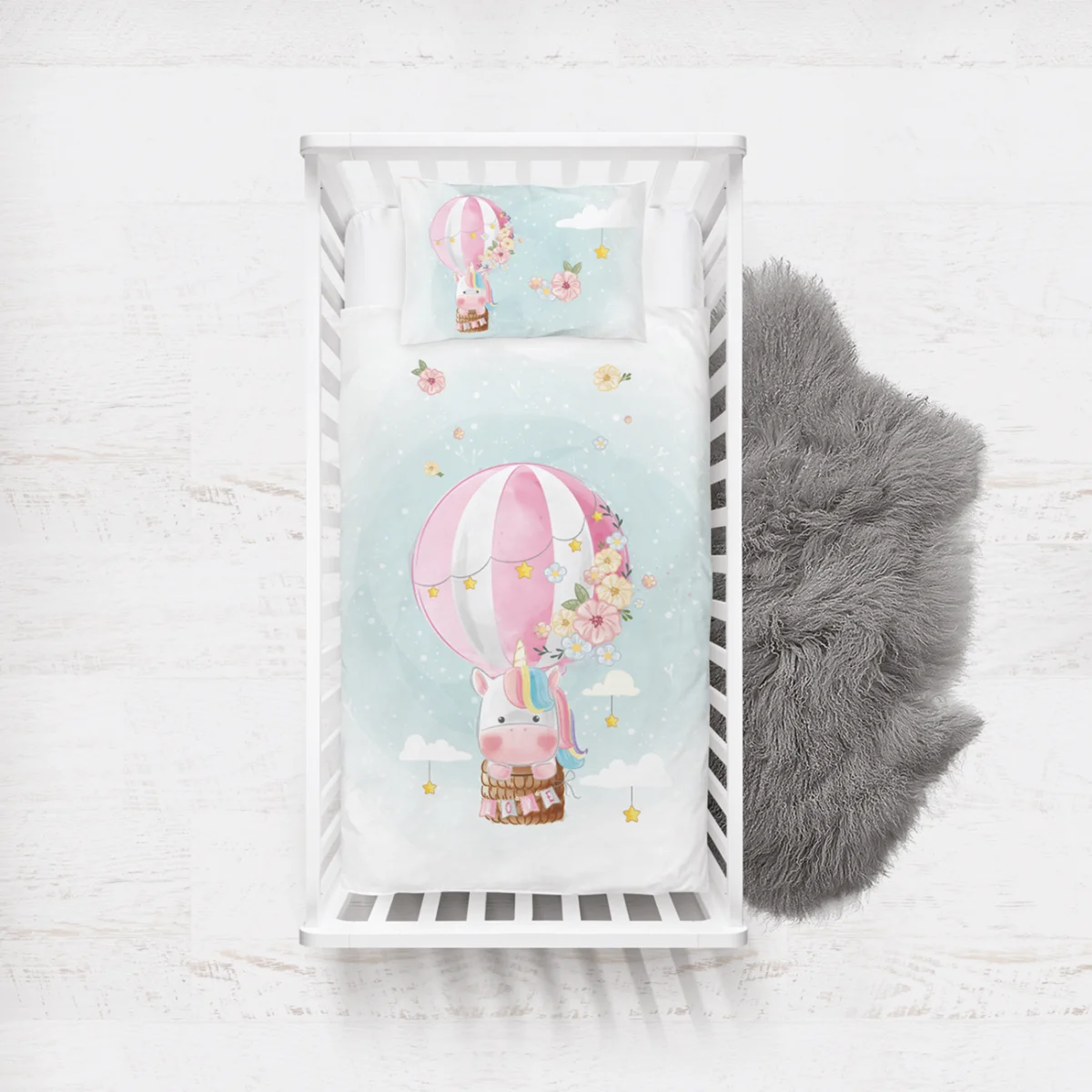 Unicorn Yatak Örtüsü ve Pike | Mavi sıcak hava balonu, bulut Desenli