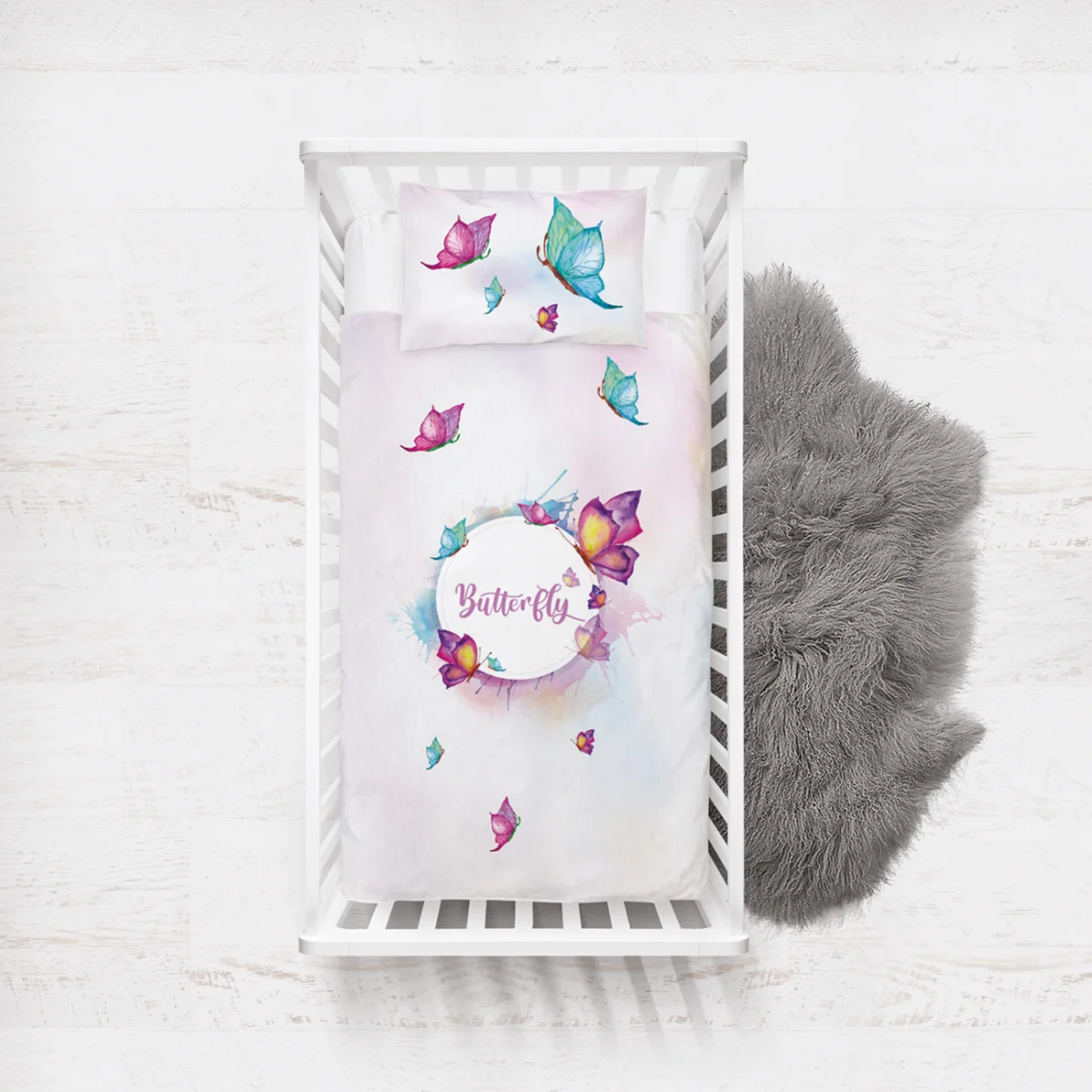 Kelebek Yatak Örtüsü ve Pike | Beyaz farklı renklerde kelebekler, sulu boya sıçramaları Desenli