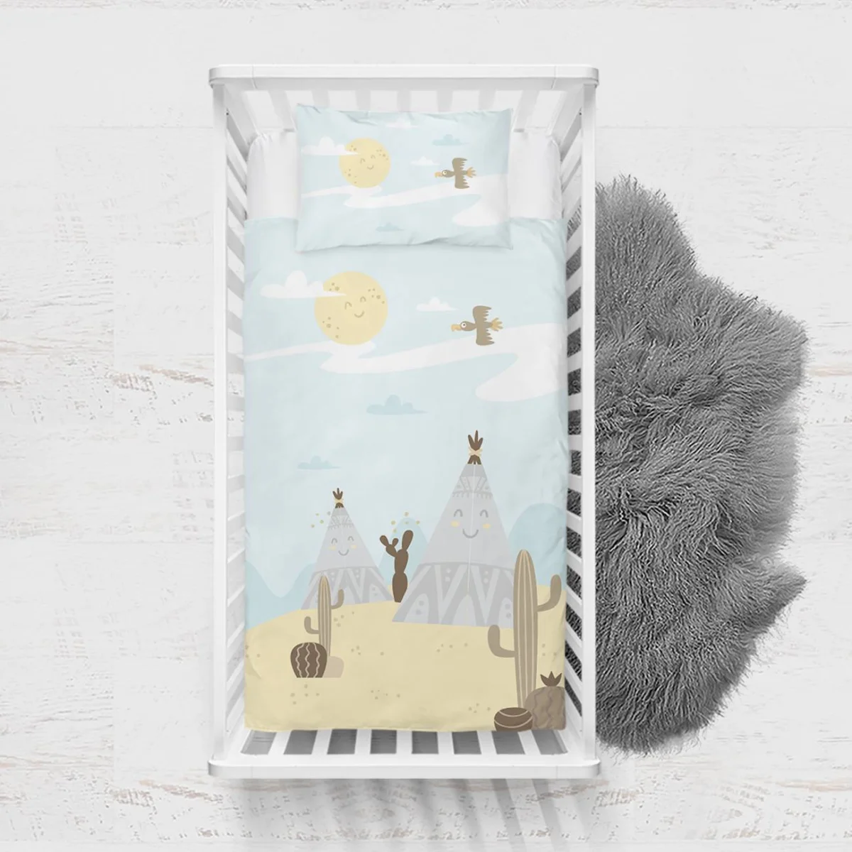 Kızılderili Çadır ve Kaktüsler Yatak Örtüsü ve Pike | Mavi Gülümseyen güneş, bulutlar Desenli