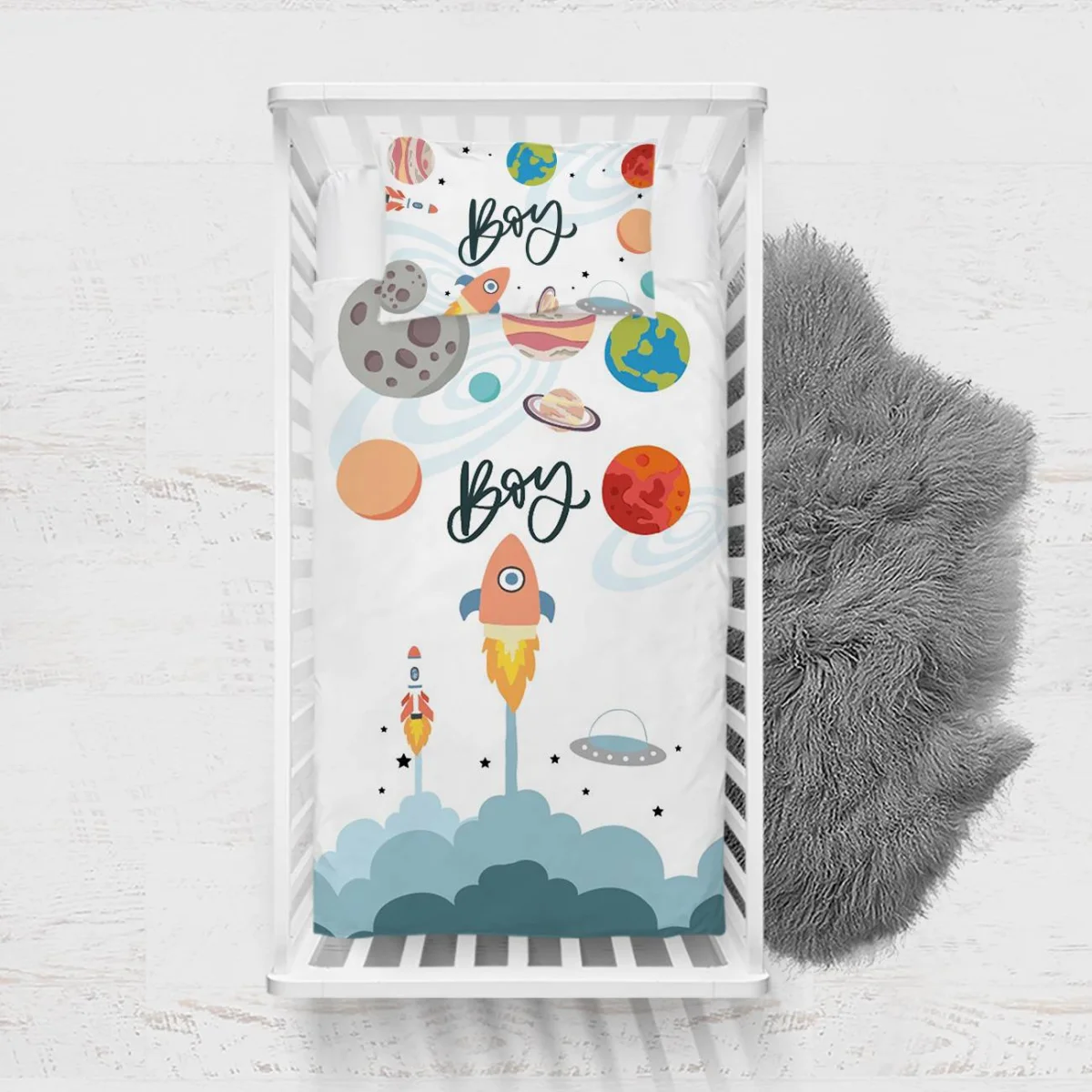 Uzay Yatak Örtüsü ve Pike | Beyaz roketler, gezegenler Desenli