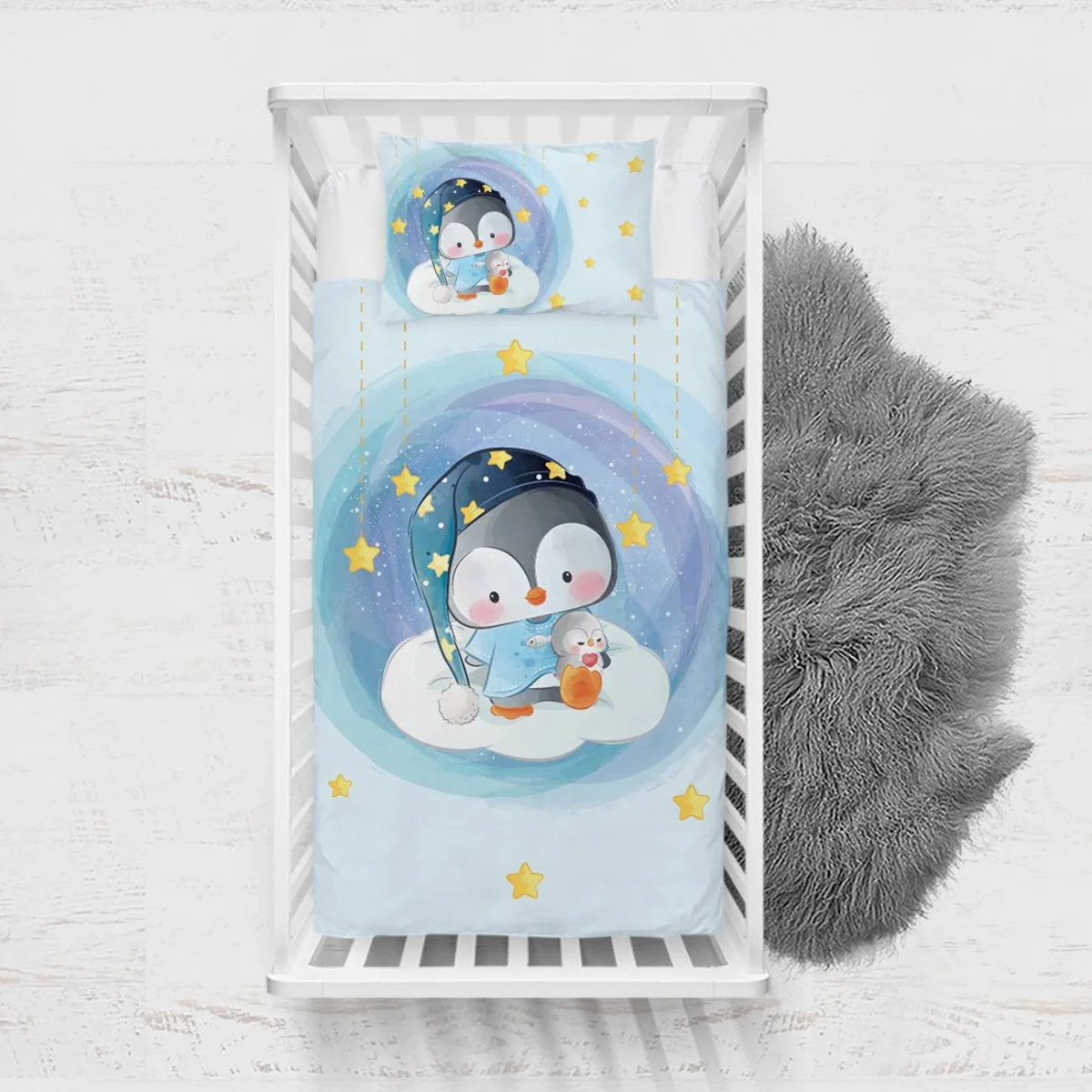 Penguen Yatak Örtüsü ve Pike | Mavi yıldızlar, bulutlar Desenli