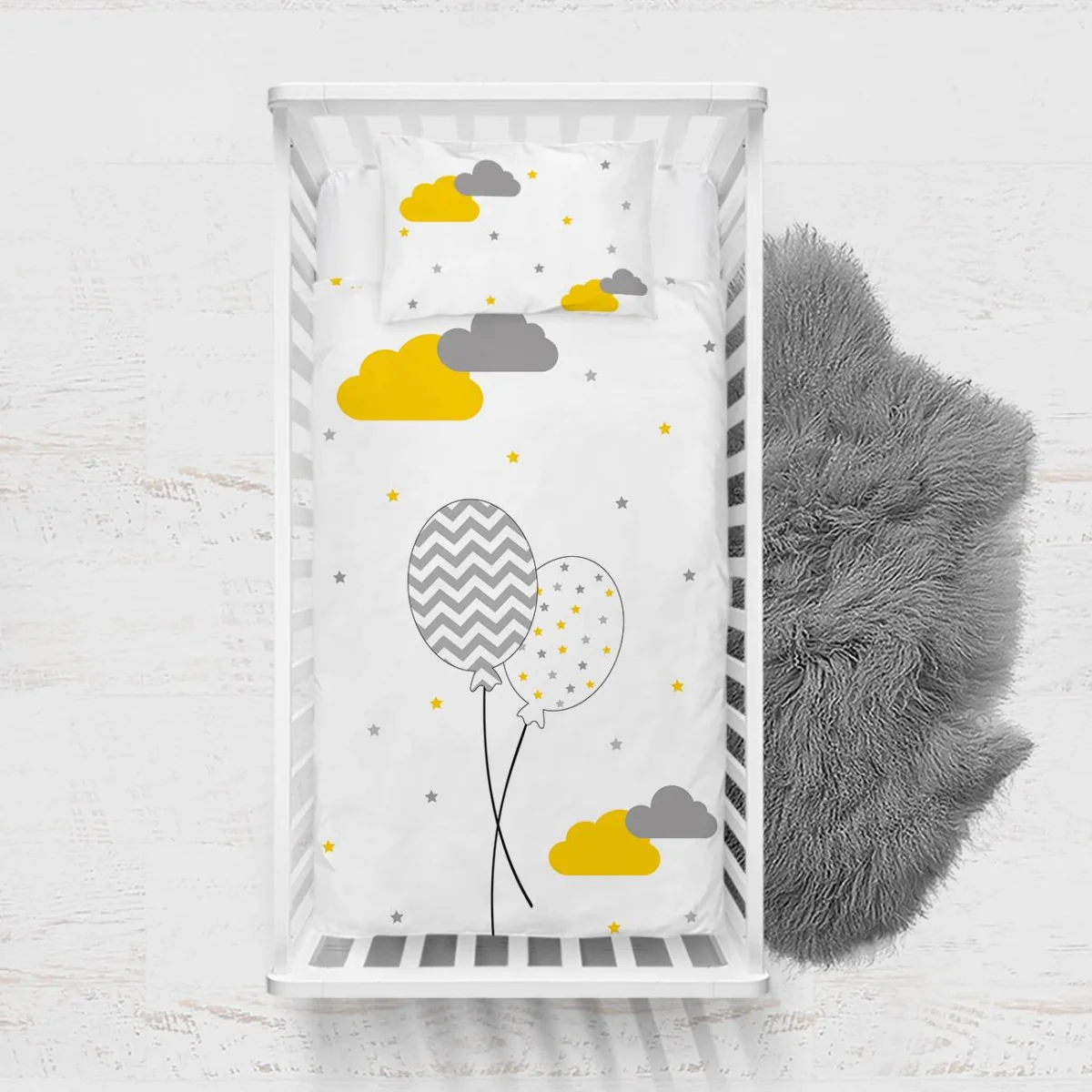 Bulutlar ve Balonlar Yatak Örtüsü ve Pike | Beyaz Sarı ve gri bulutlar, yıldızlar Desenli