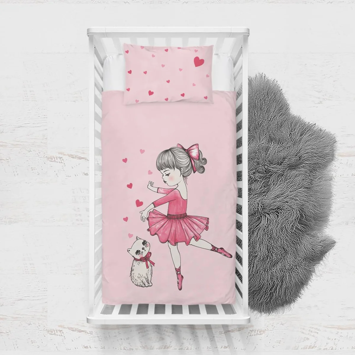 Balerin ve Kedi Yatak Örtüsü ve Pike | Pembe kalpler Desenli