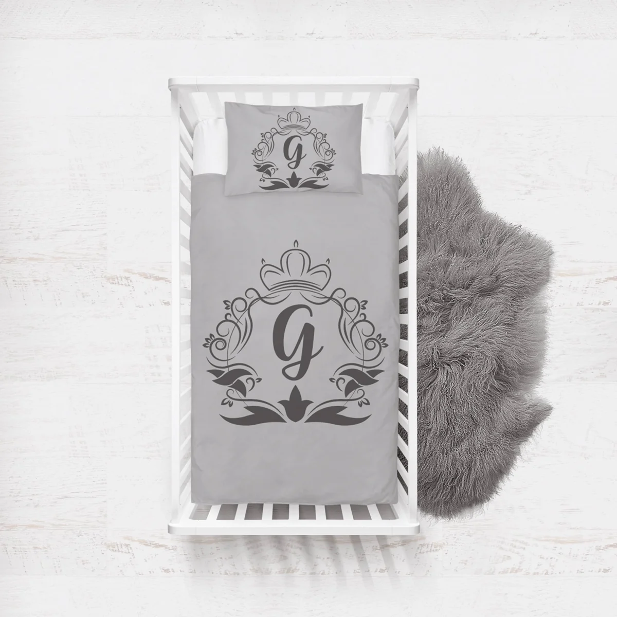 Monogram G Yatak Örtüsü ve Pike | Gri Taç, süslemeli çerçeve Desenli