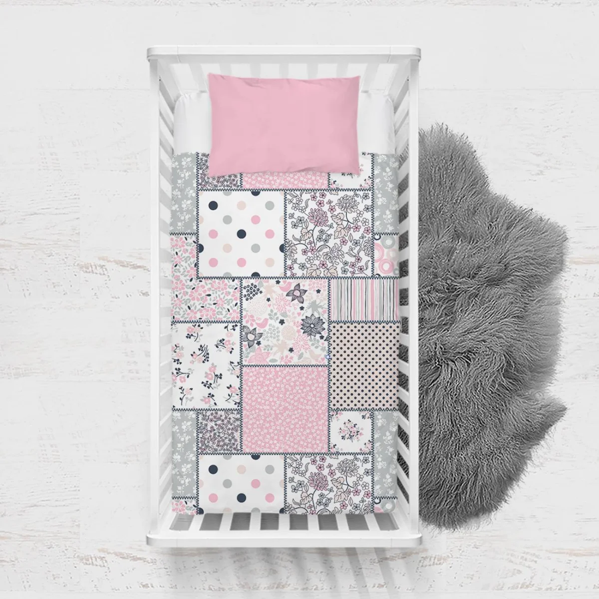 Çiçekler ve Kuşlar Yatak Örtüsü ve Pike | Pembe, Beyaz, Gri Patchwork, puantiyeler Desenli