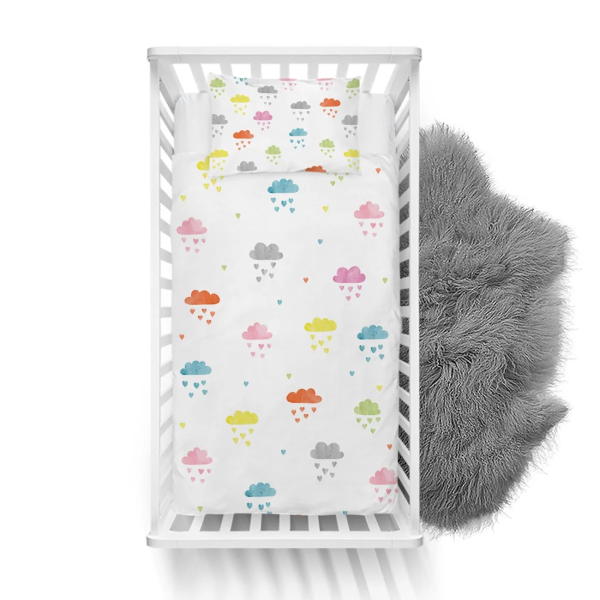 Bulutlar Yatak Örtüsü ve Pike | Beyaz Renkli bulutlar ve kalp yağmuru Desenli