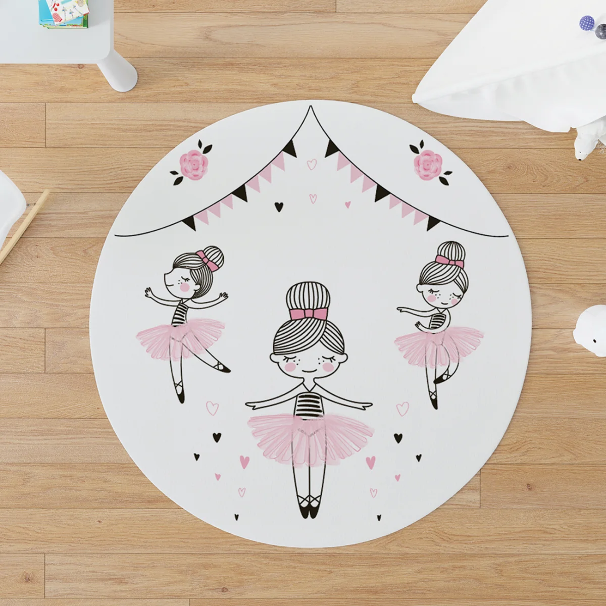 Balerinler Yuvarlak Halı | Beyaz Güller, flama Desenli