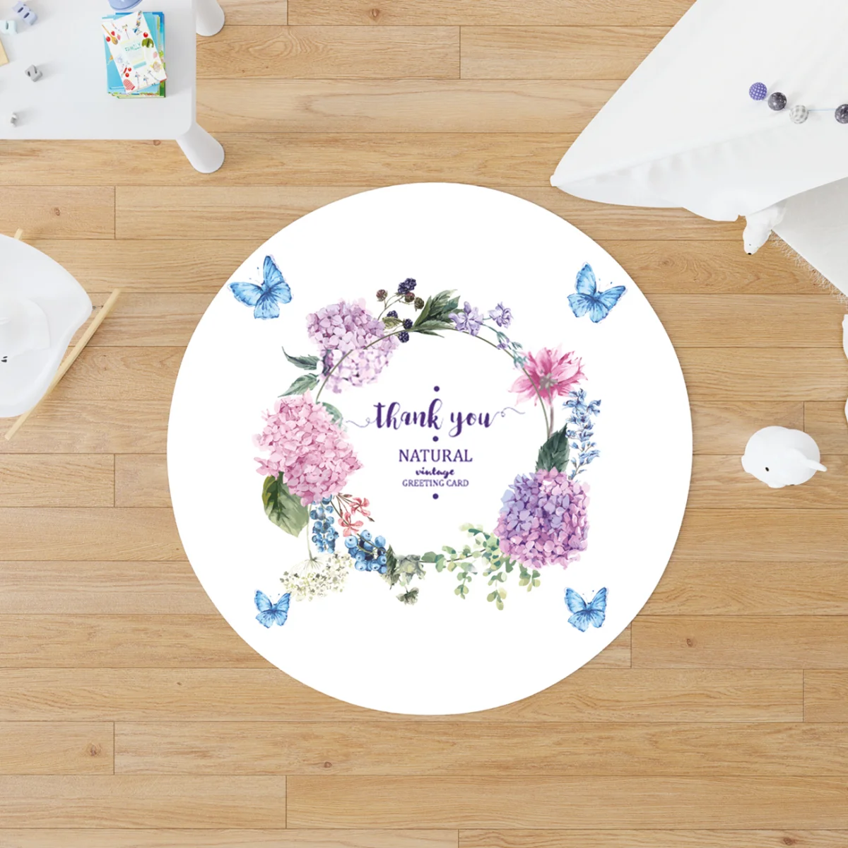 Çiçekler Yuvarlak Halı | Beyaz Çiçekler, kelebekler Desenli