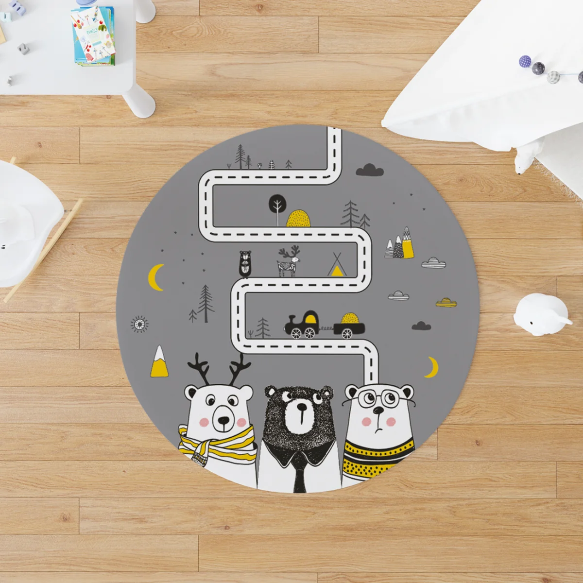 Orman Hayvanları ve Macera Yuvarlak Halı | Gri yol, ağaçlar Desenli
