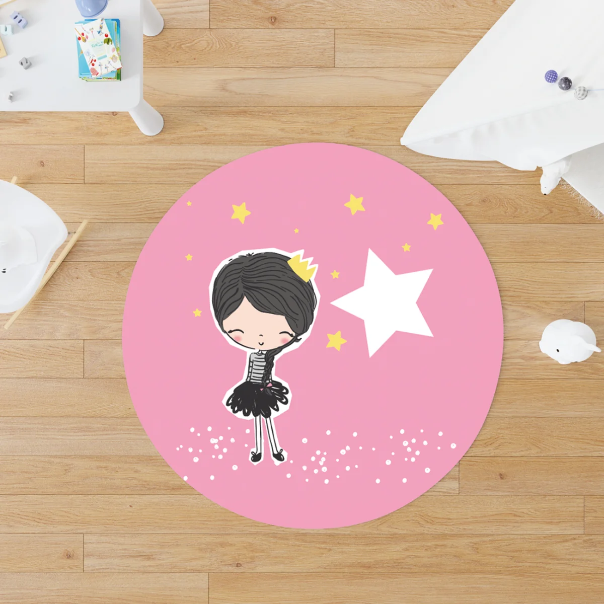 Prenses kız karakteri Yuvarlak Halı | Pembe yıldızlar, noktalar Desenli