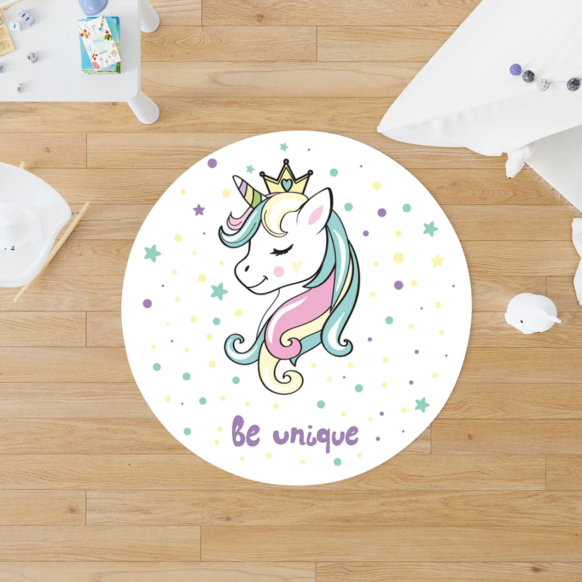 Unicorn Yuvarlak Halı | Beyaz yıldızlar, renkli puantiyeler Desenli