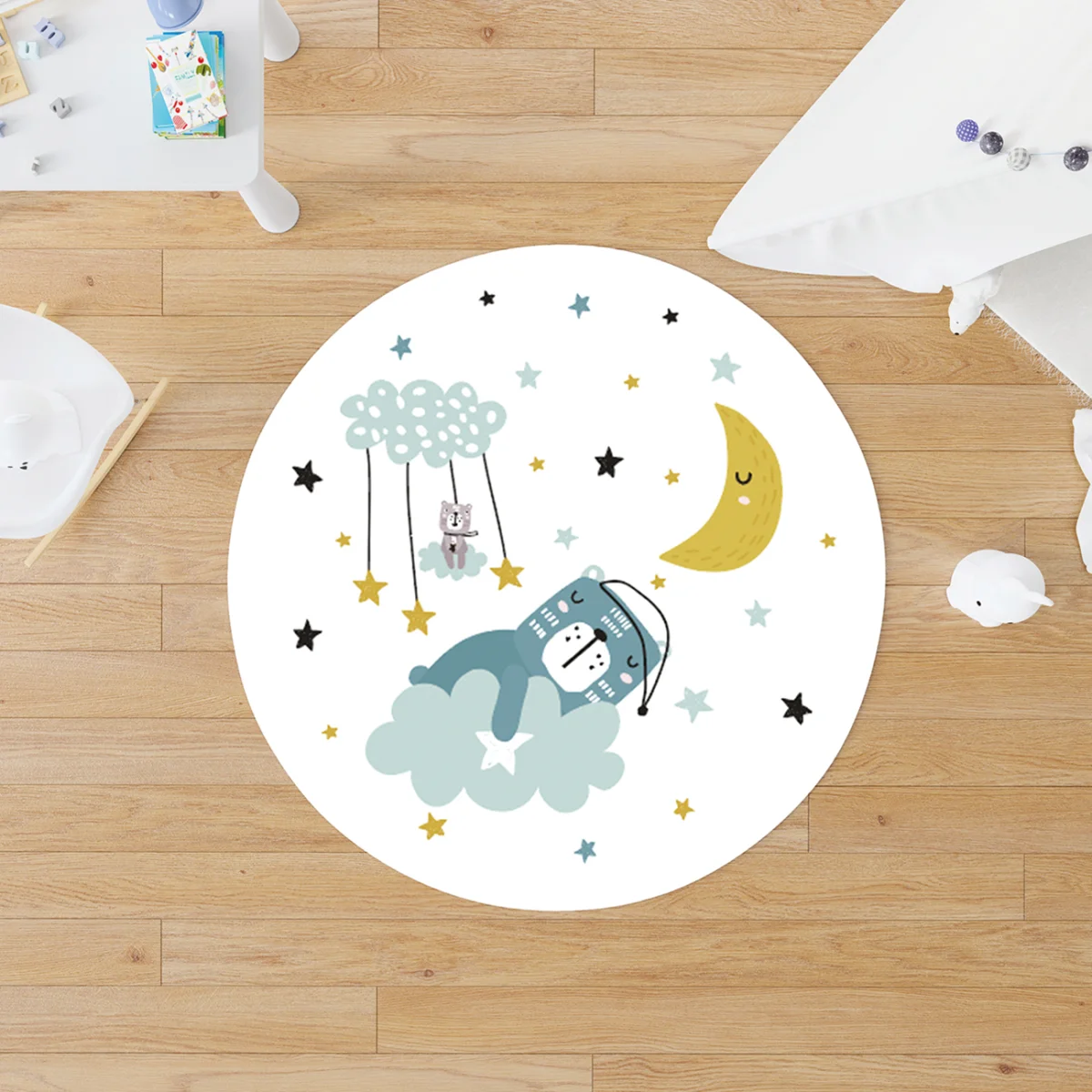 Uyuyan Ayıcık ve Gökyüzü Yuvarlak Halı | Beyaz bulut, yıldız Desenli