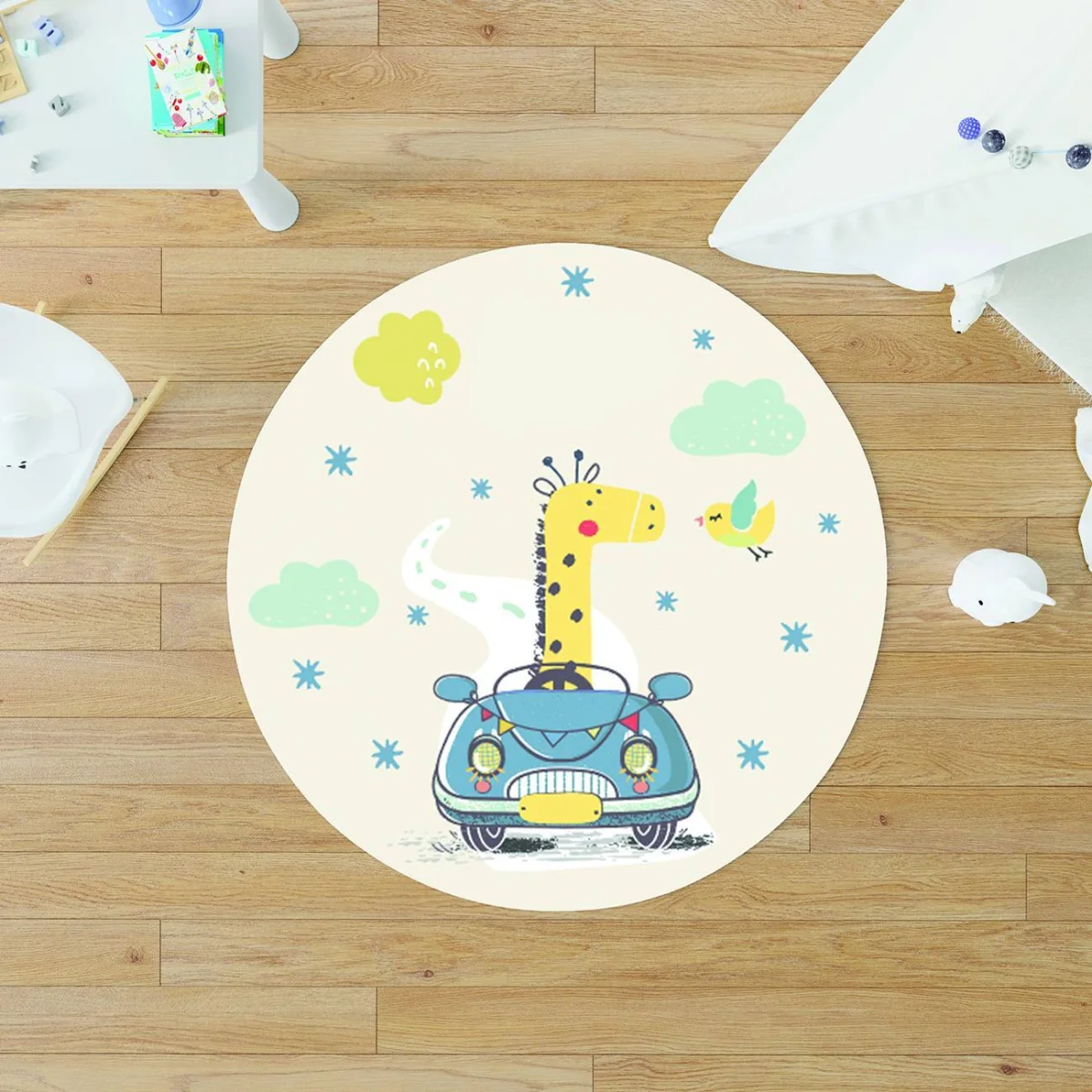 Zürafa ve araba Yuvarlak Halı | Krem yıldızlar, bulutlar Desenli