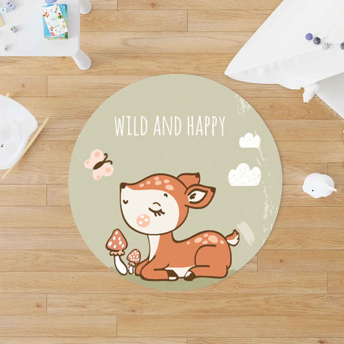 Orman Hayvanları Yuvarlak Halı | Yeşil kelebekler, bulutlar Desenli