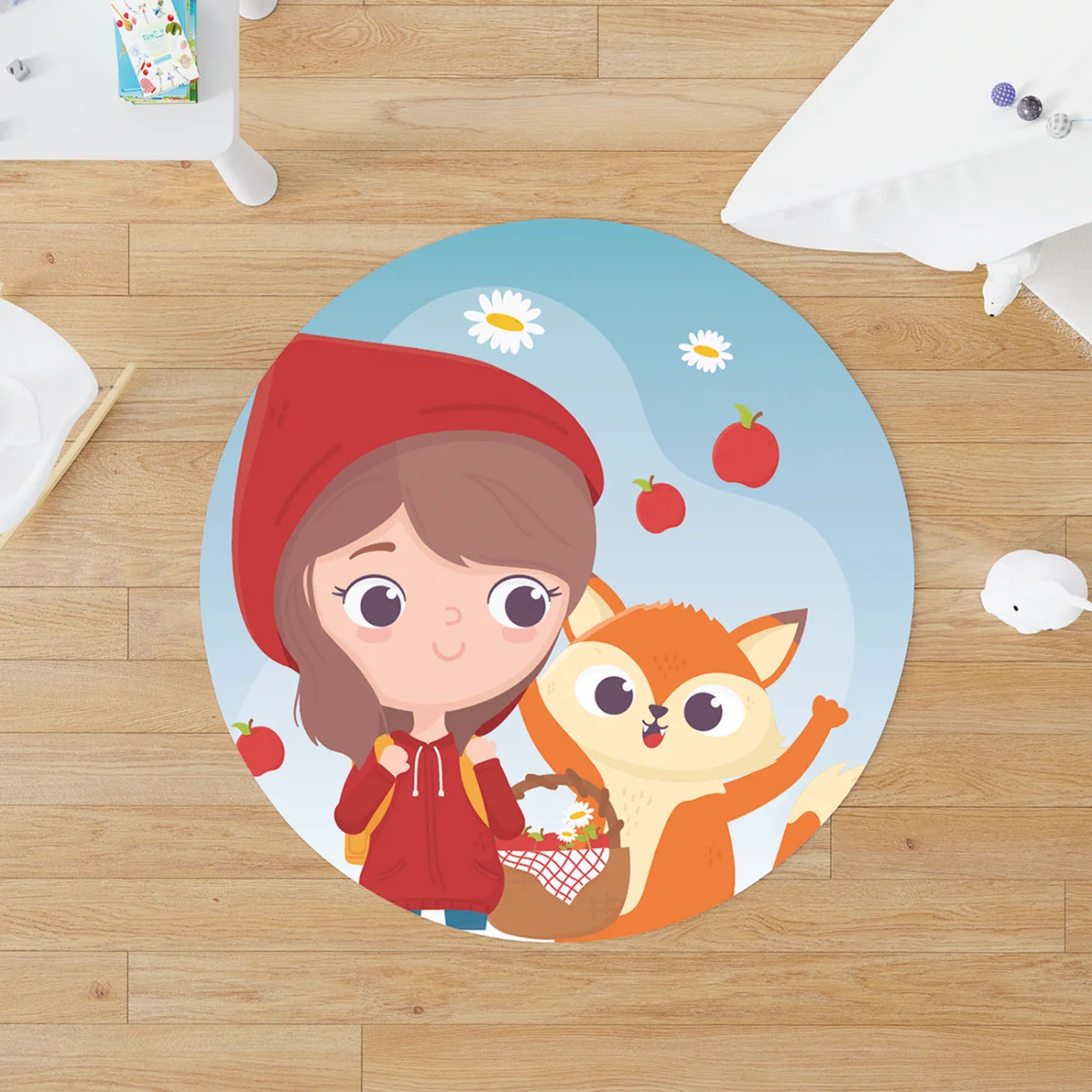 Kırmızı Başlıklı Kız ve Tilki Yuvarlak Halı | Mavi elmalar, papatyalar Desenli