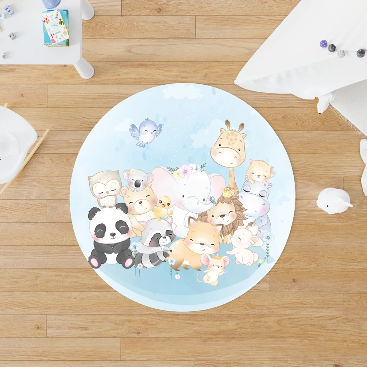 Orman Hayvanları Yuvarlak Halı | Mavi gökkuşağı, bulutlar Desenli