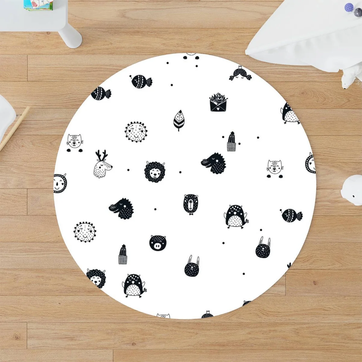 Orman Hayvanları, Dağlar Yuvarlak Halı | Beyaz dağlar, kar taneleri Desenli