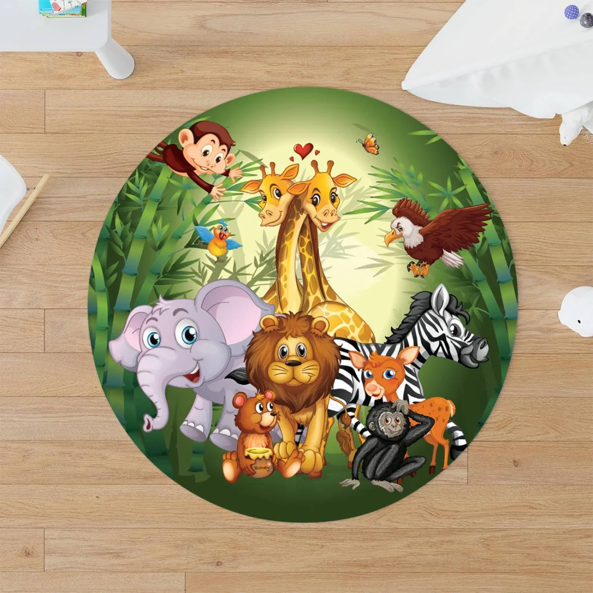 Orman Hayvanları Yuvarlak Halı | Yeşil bambu ormanı, kalpler Desenli