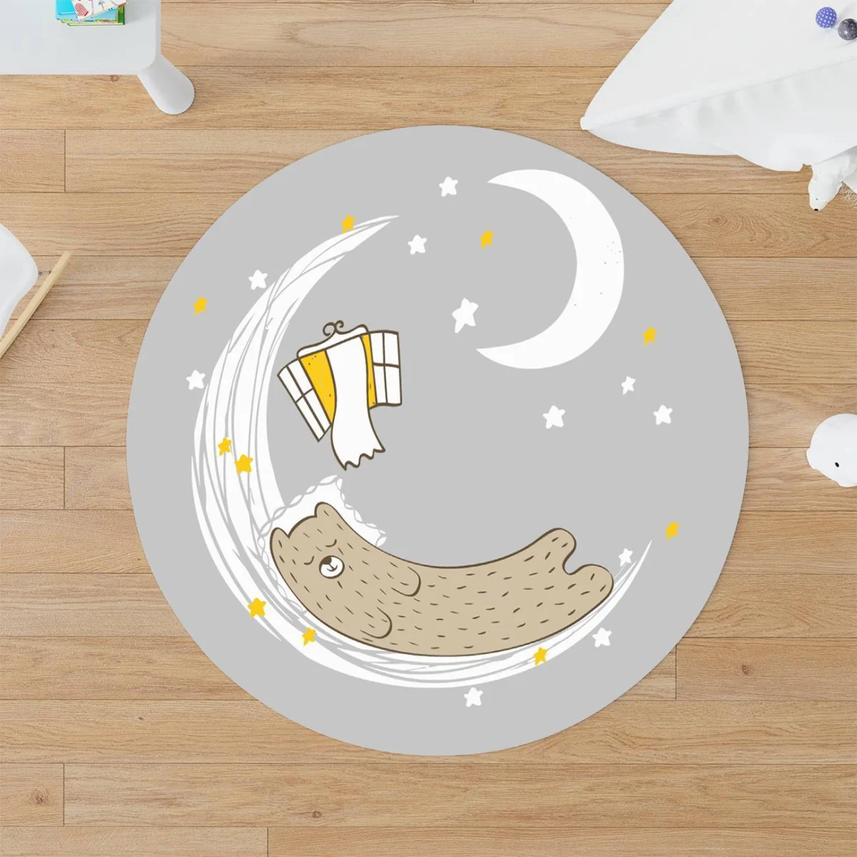 Uyuyan Ayı ve Ay Yuvarlak Halı | Gri yıldızlar, ay Desenli