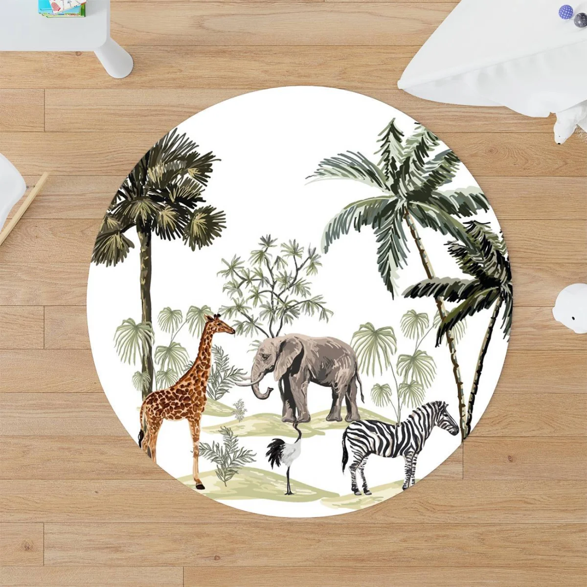 Safari Hayvanları Yuvarlak Halı | Beyaz palmiye ağaçları, yeşil bitkiler Desenli