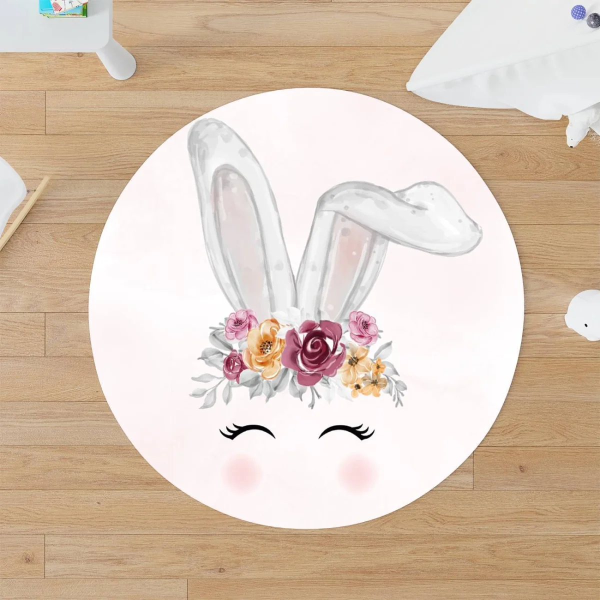 Tavşan Yuvarlak Halı | Açık Pembe Çiçekli taç, kapalı gözler Desenli