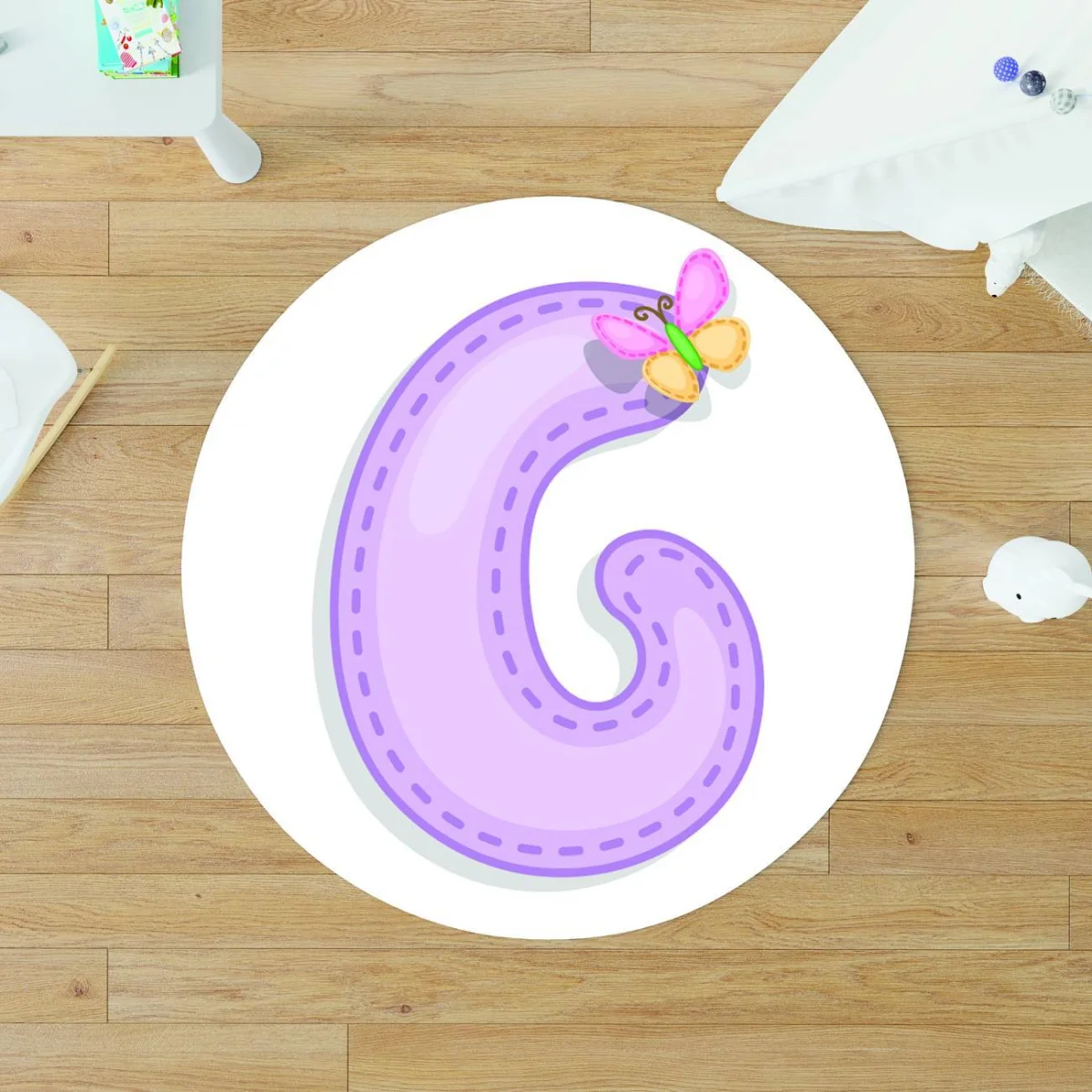 Harf ve kelebek Yuvarlak Halı | Beyaz Mor G harfi, dikiş detayları Desenli