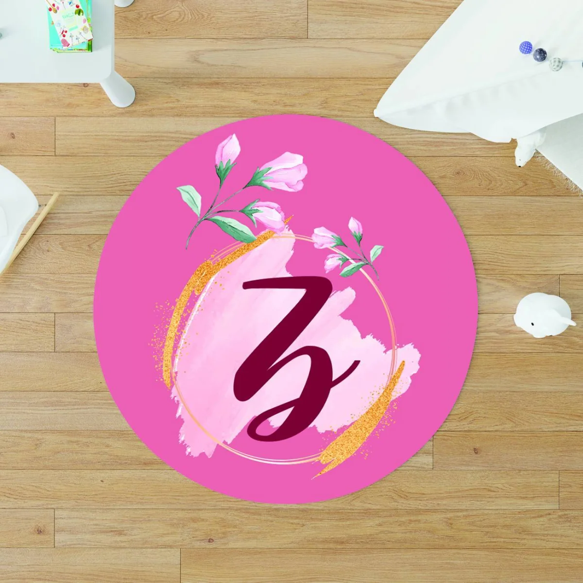 Kişiselleştirilmiş harf ve çiçekler Yuvarlak Halı | Pembe Altın ışıltı, suluboya fırça darbesi De...