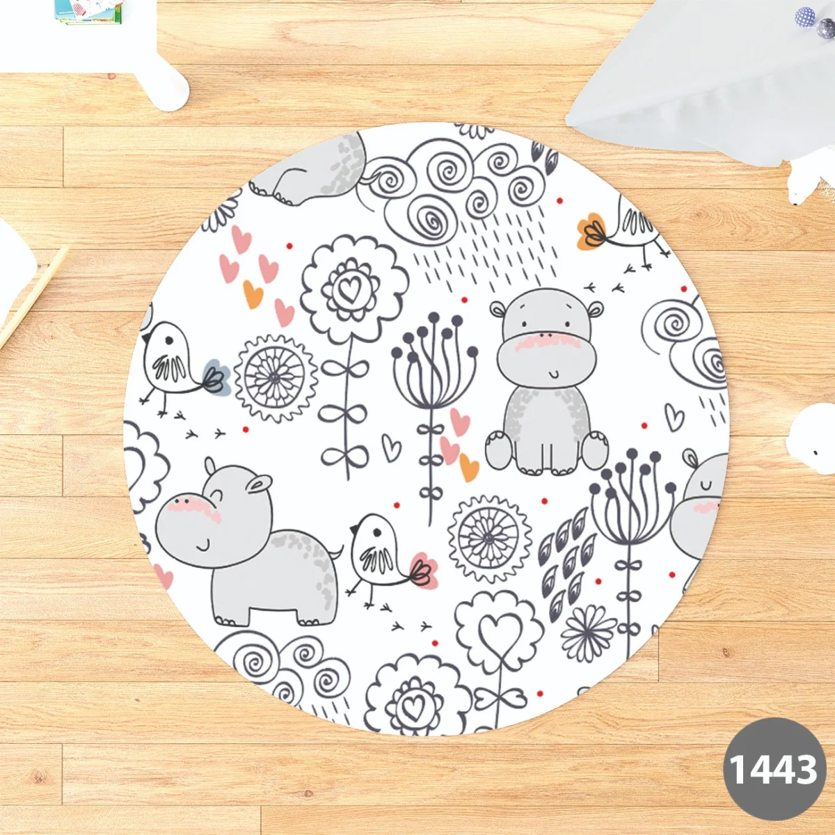 Su Aygırları Yuvarlak Halı | Beyaz Çiçekler, kalpler Desenli