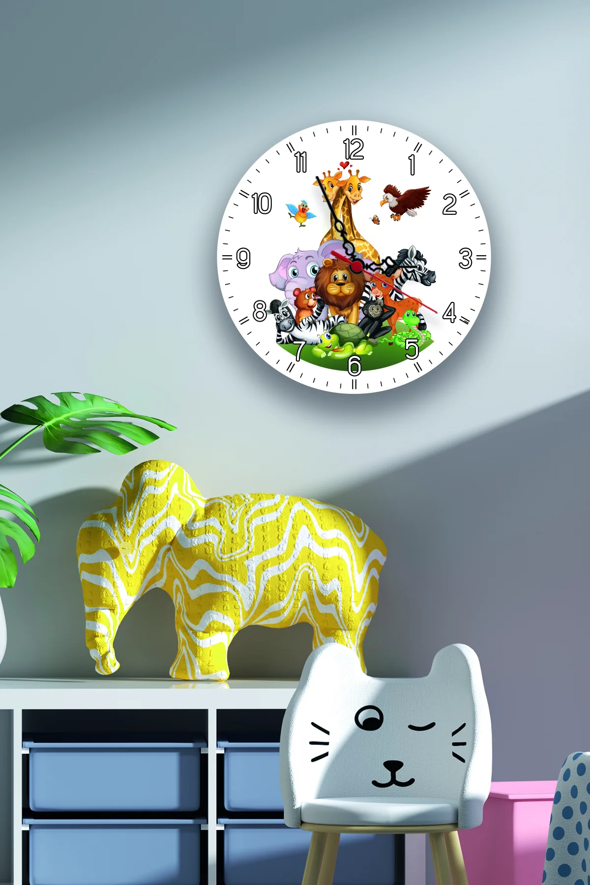 Orman Hayvanları Duvar Saati | Beyaz yeşil çimen Desenli