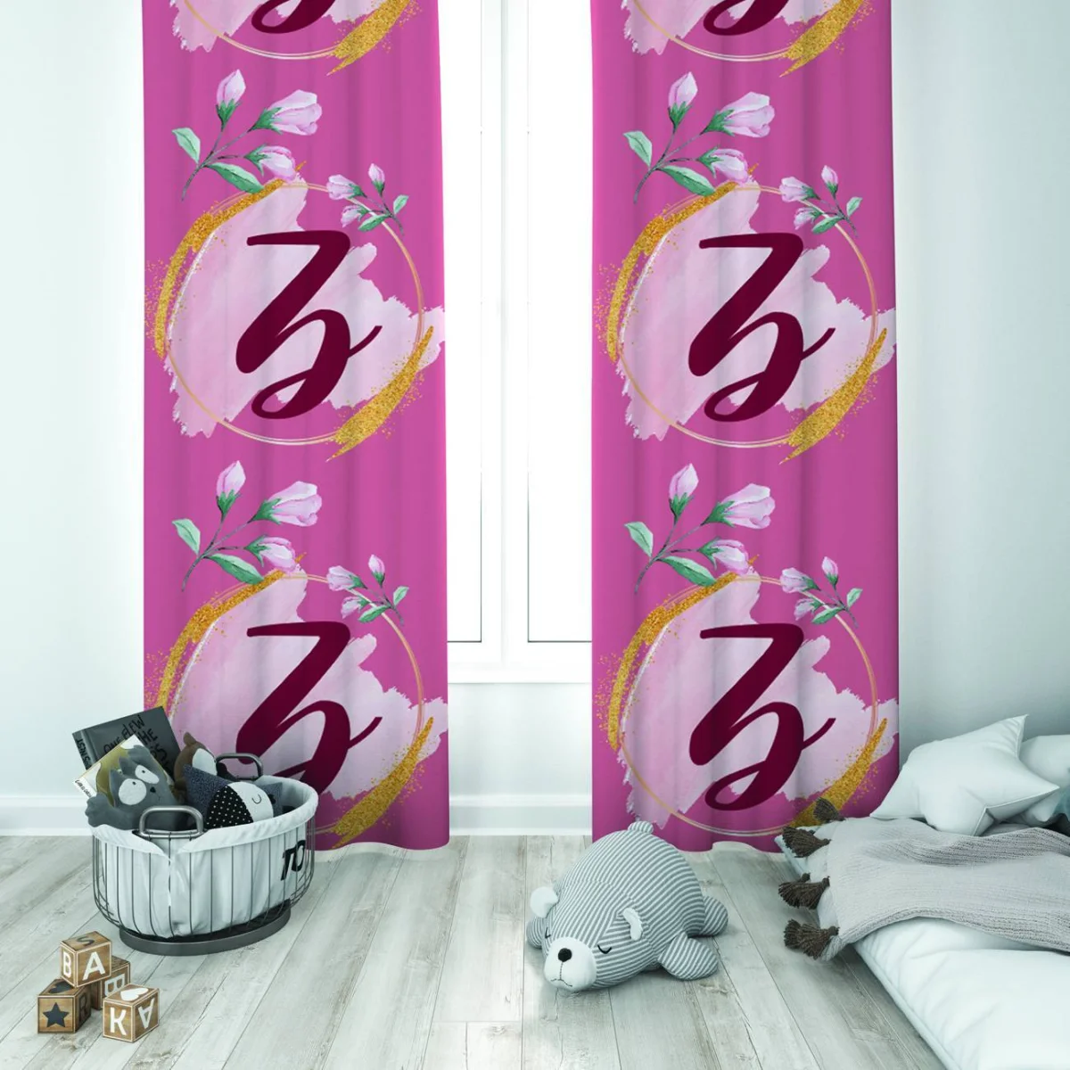 Kişiselleştirilmiş harf ve çiçekler Fon Perde | Pembe Altın ışıltı, suluboya fırça darbesi Desenli