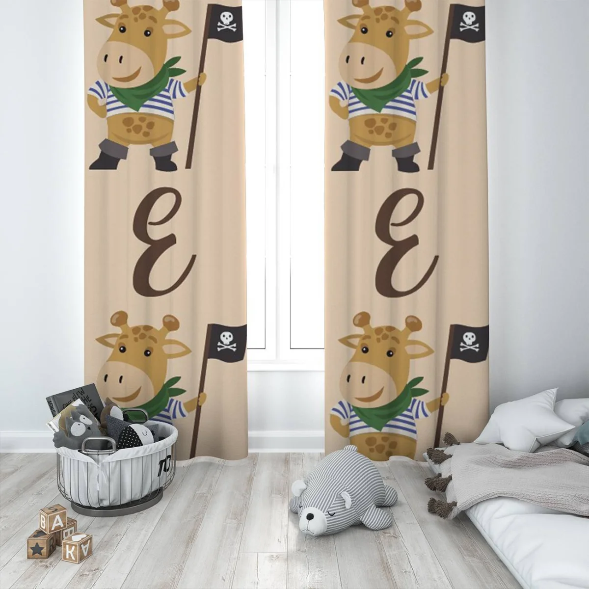 Korsan Zürafa Fon Perde | Bej korsan kıyafetli zürafa, korsan bayrağı Desenli
