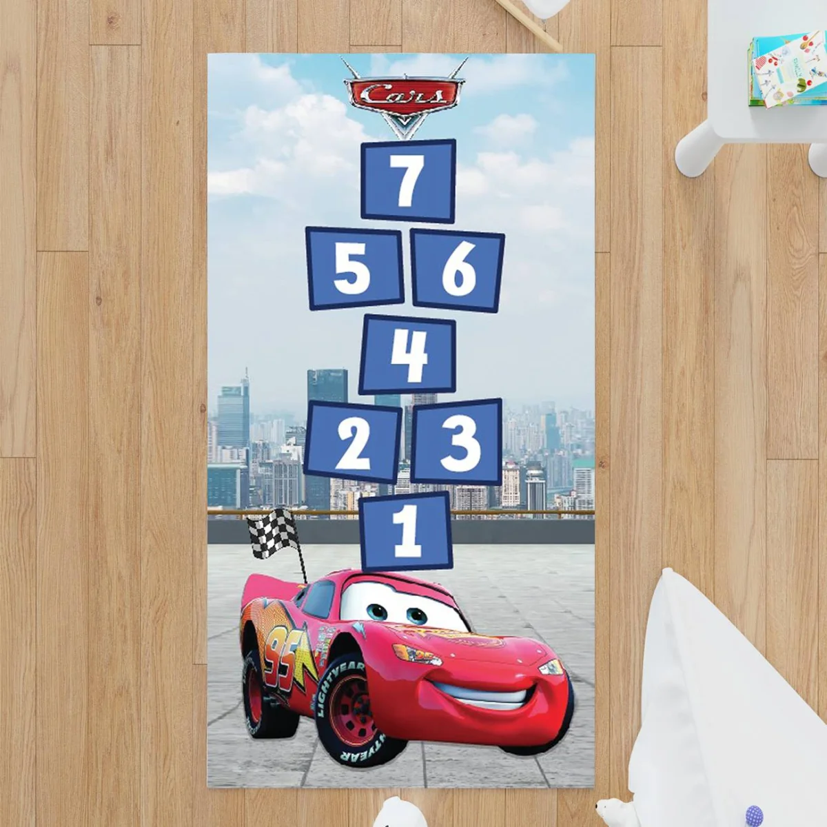 Cars / Arabalar Çocuk Halısı | Mavi seksek sayıları, şehir manzarası Desenli
