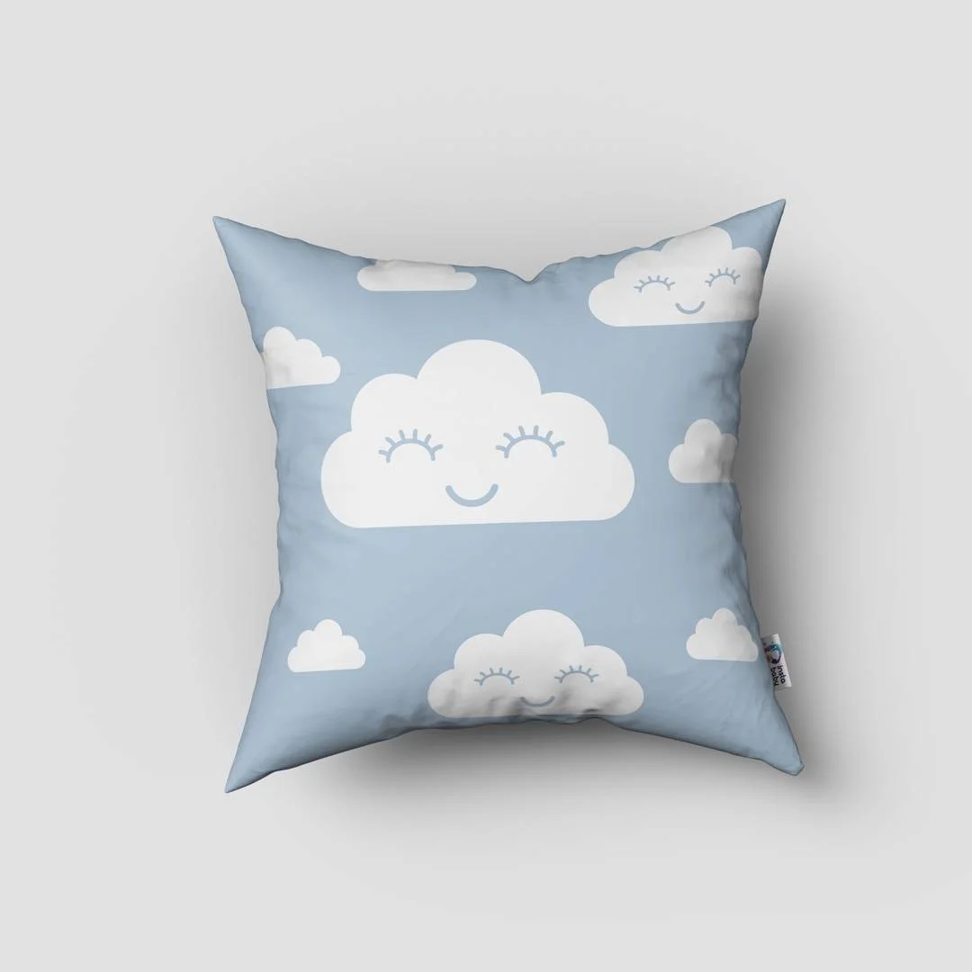 Bulutlar Kırlent Kılıfı | Mavi Gülümseyen yüzlü beyaz bulutlar Desenli