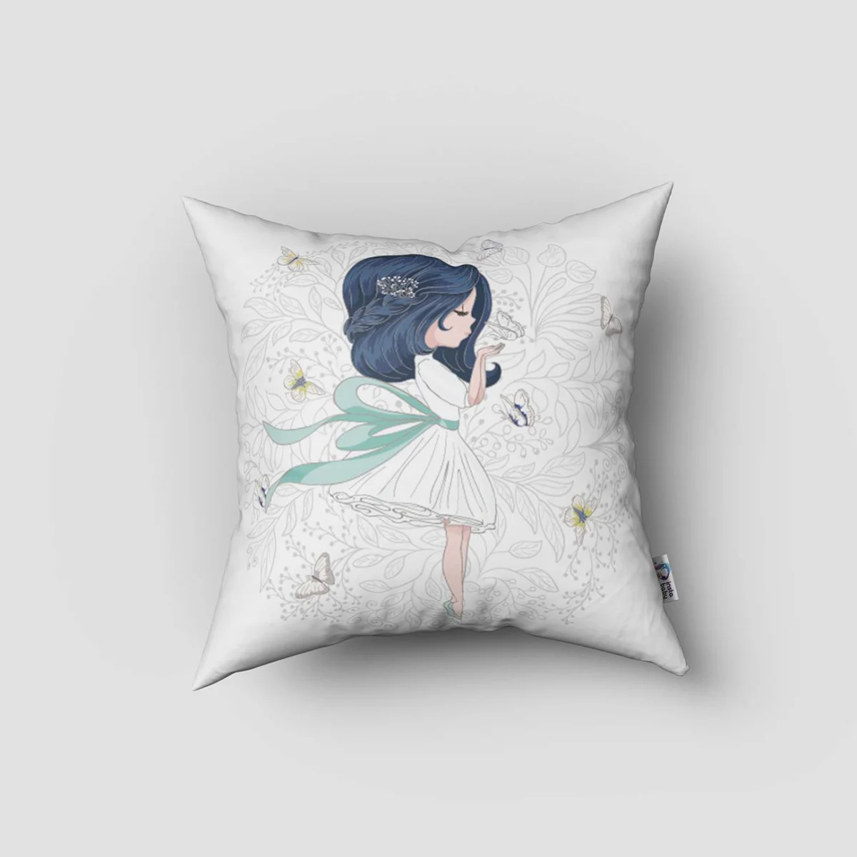 Kız, kelebekler Kırlent Kılıfı | Beyaz Kelebekler, floral desen Desenli