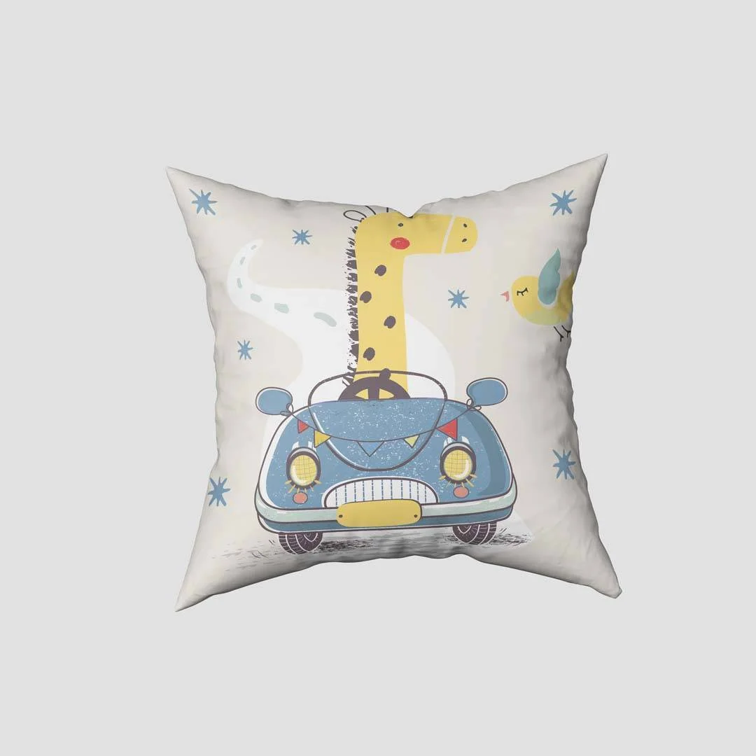 Zürafa ve araba Kırlent Kılıfı | Krem yıldızlar, bulutlar Desenli