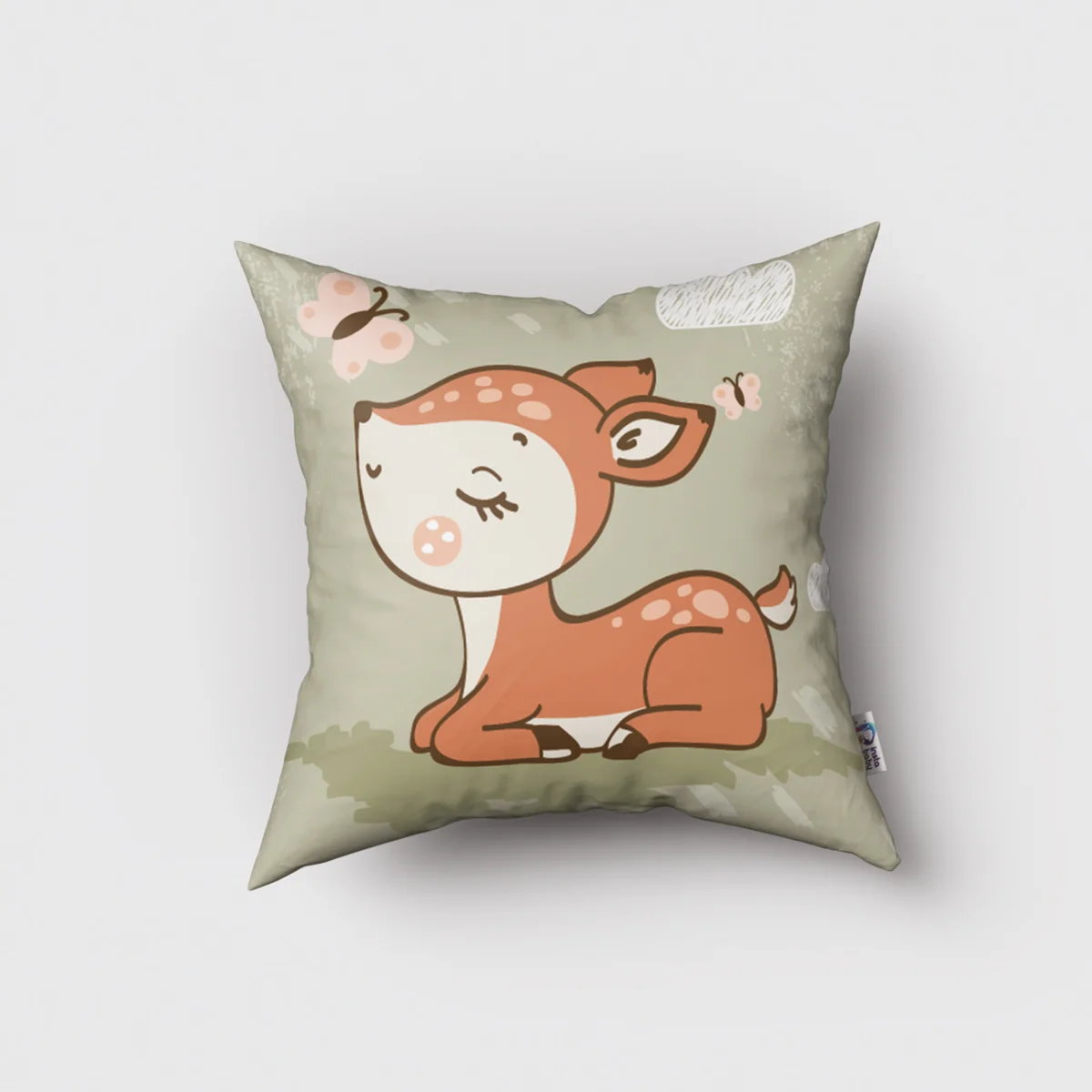 Orman Hayvanları Kırlent Kılıfı | Yeşil kelebekler, bulutlar Desenli